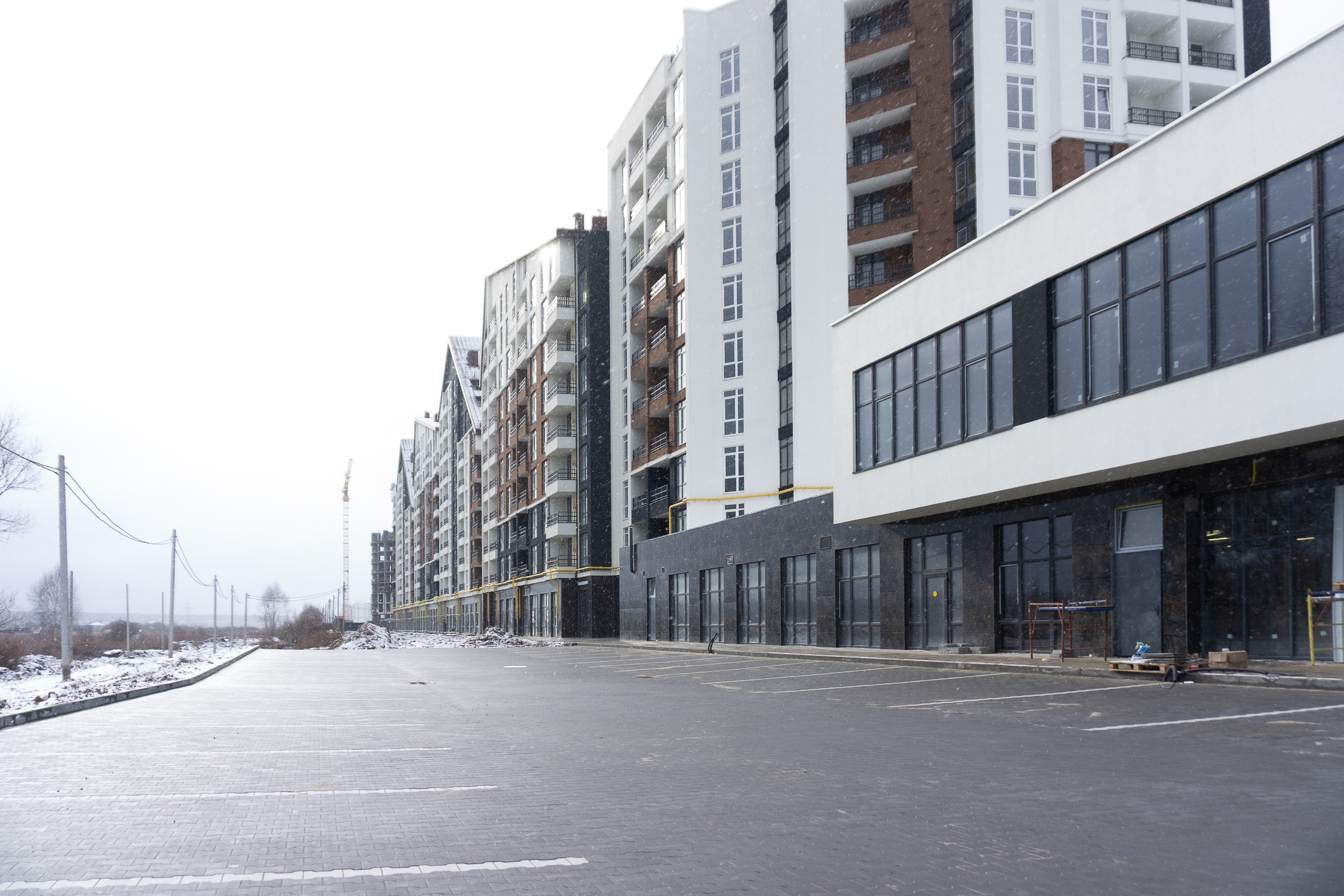 Нова парковка біля 13 будинку в ЖК Синергія Сіті